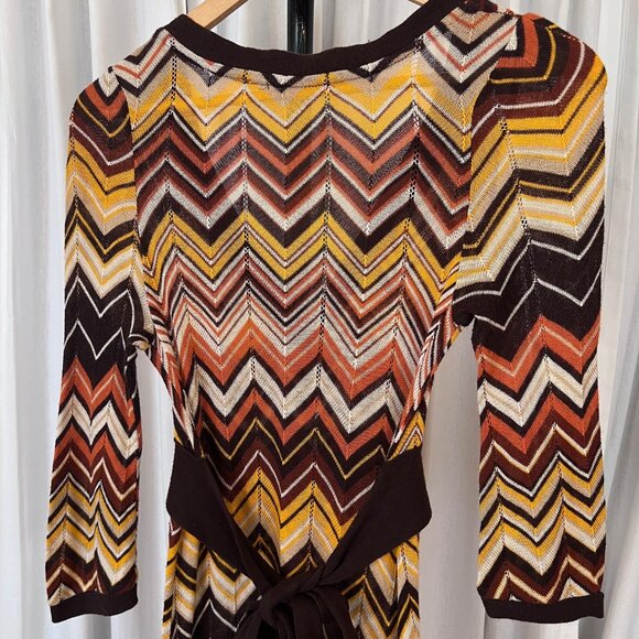 Retro V-Neck Chevron Pattern Dress - Picture 4 of 4